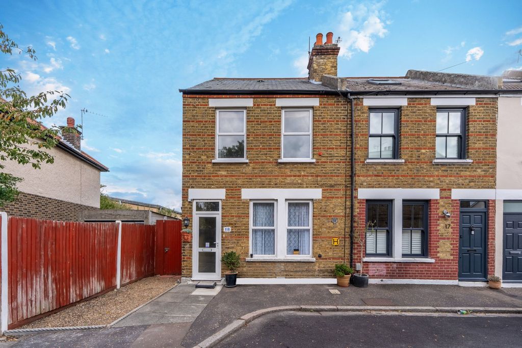 Property photo 1 of 17