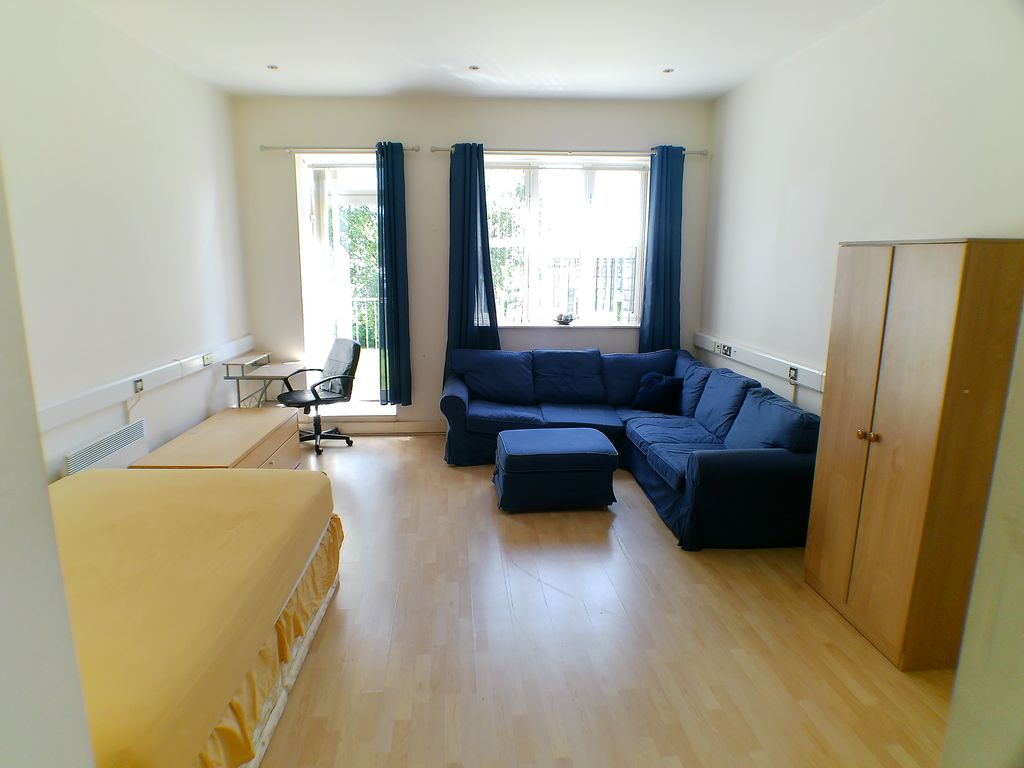 Property photo 1 of 5