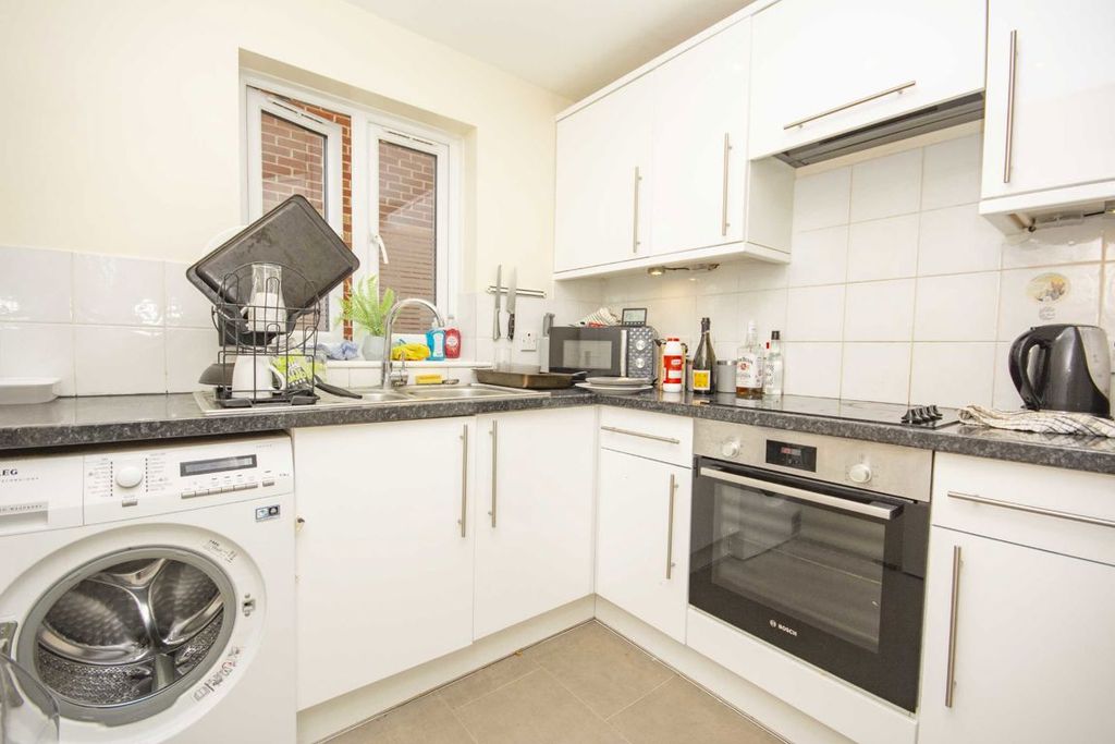 Property photo 2 of 5
