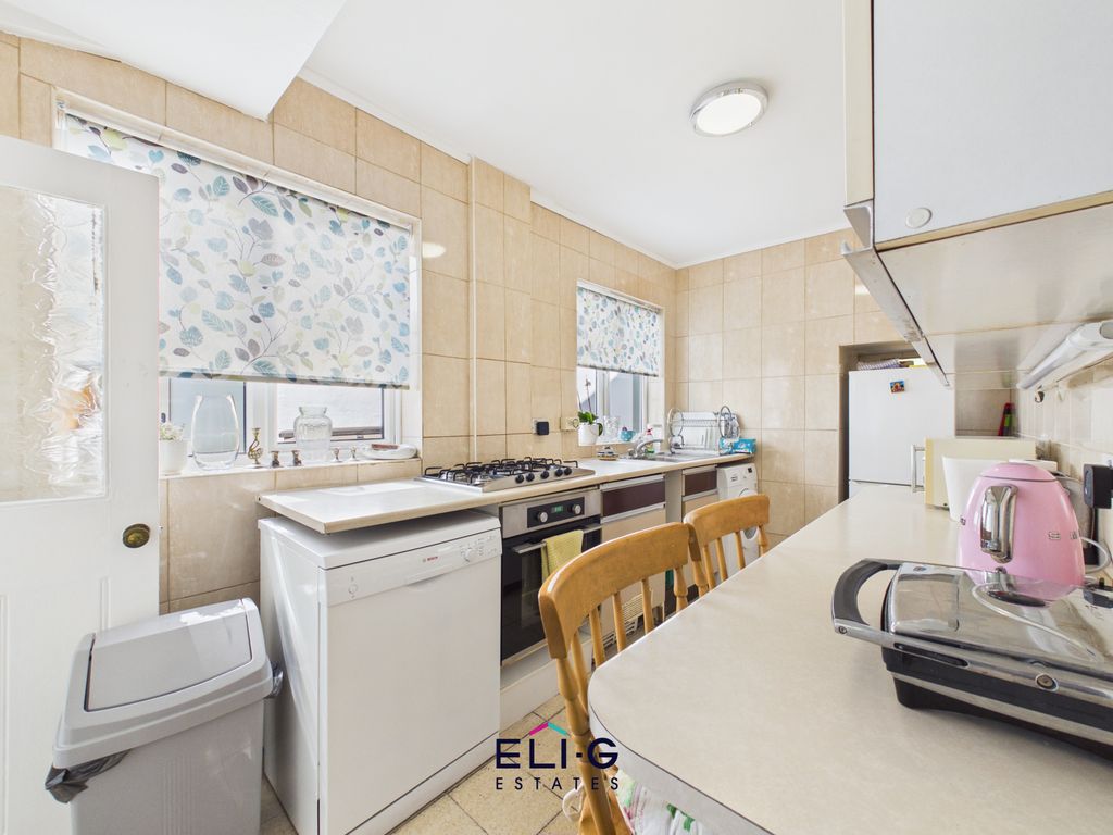 Property photo 3 of 12 Gallery