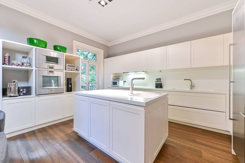 Property photo 1 of 33