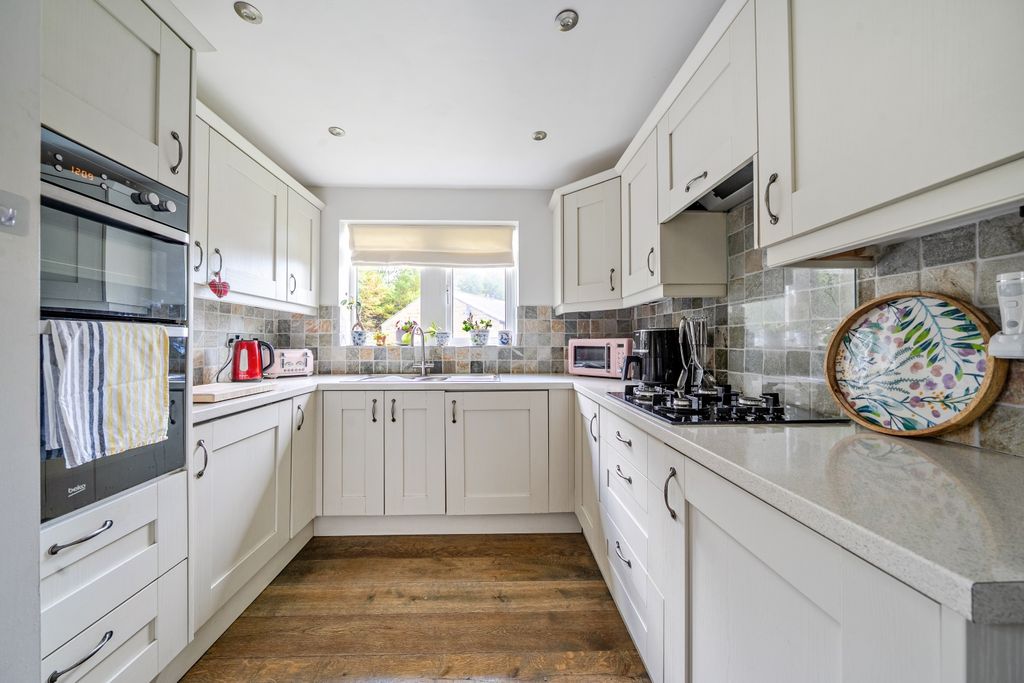 Property photo 2 of 15 Kitchen