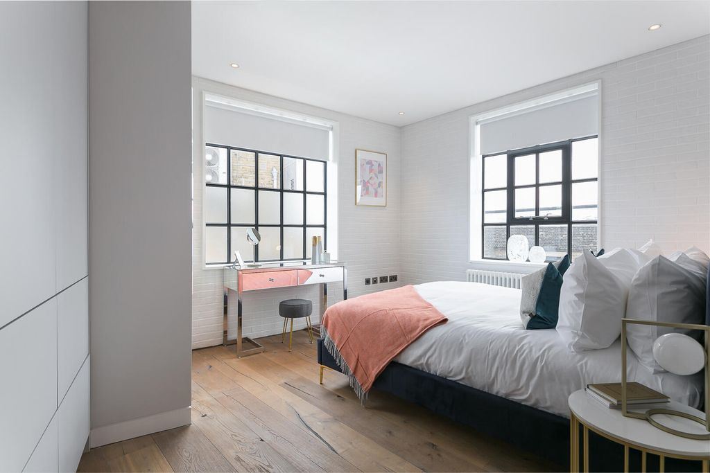 Property photo 1 of 27 Bedroom