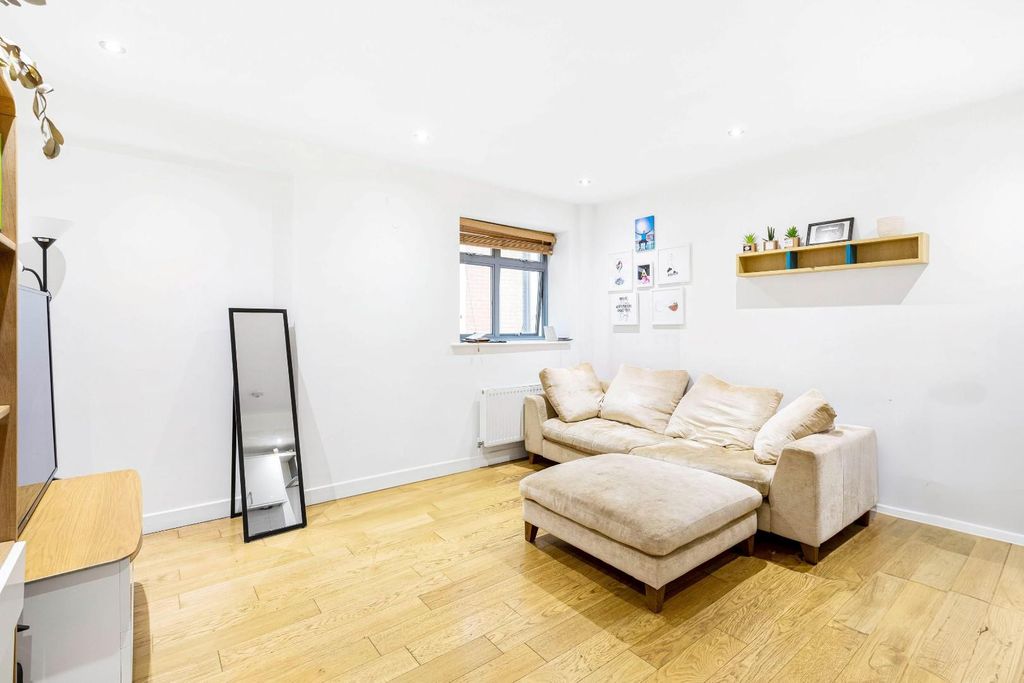 Property photo 3 of 11 B.Jpg