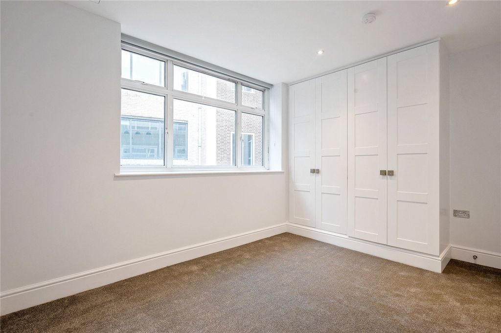 Property photo 3 of 12 Bedroom