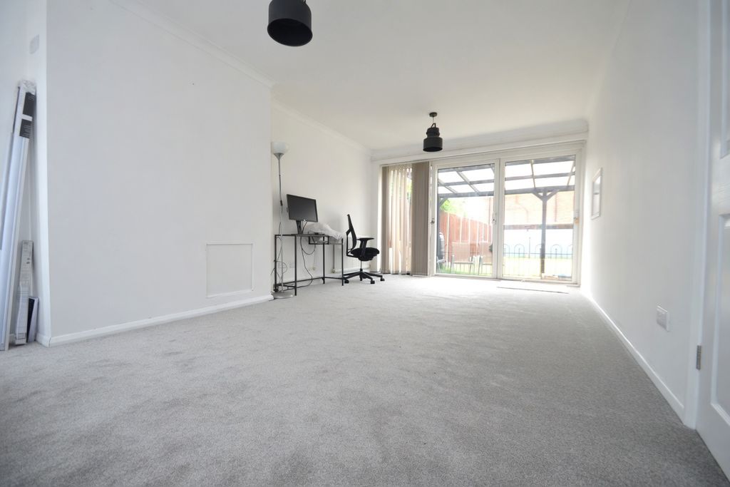 Property photo 2 of 8 Px1Xw