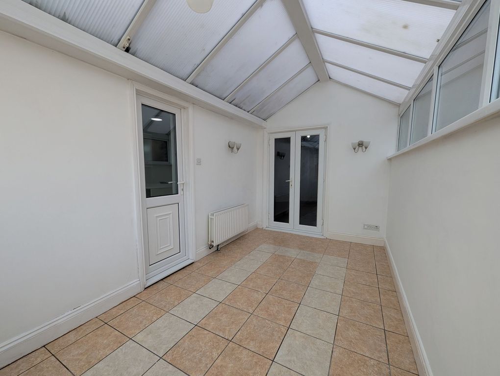 Property photo 3 of 28