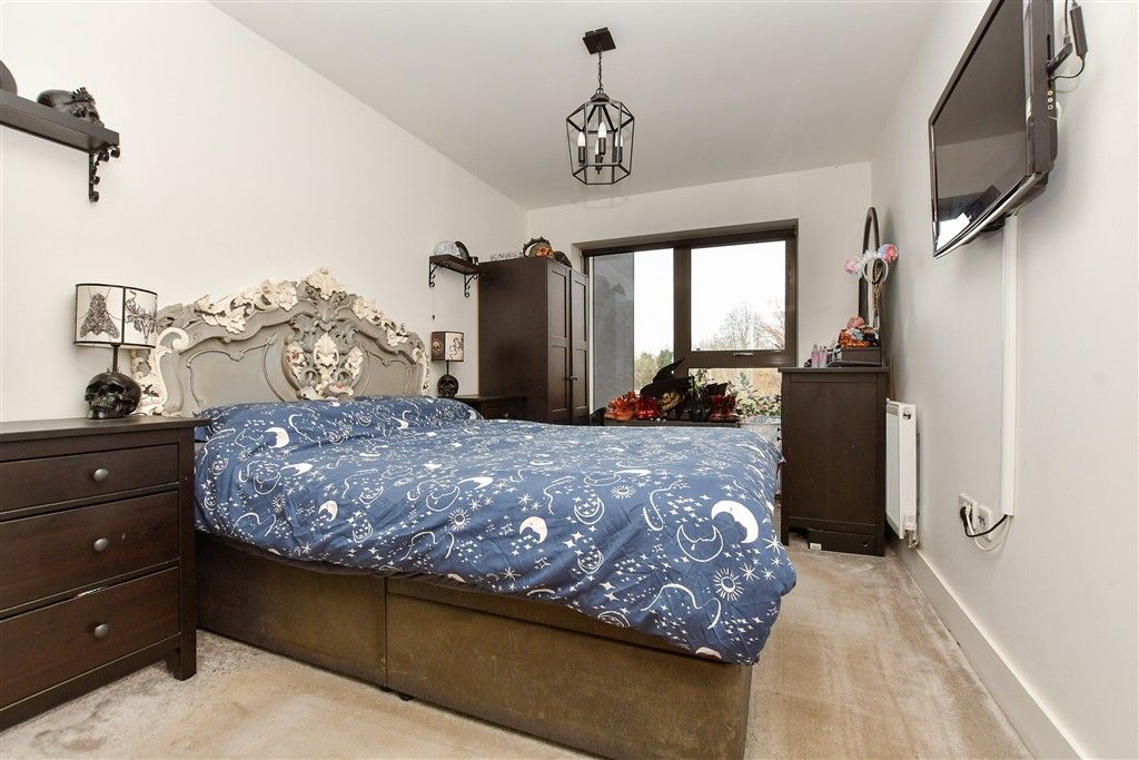 Property photo 1 of 8 Bedroom 1