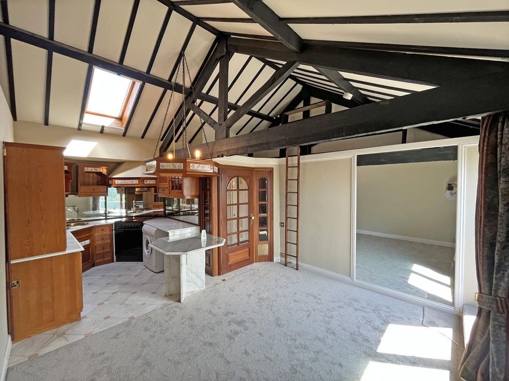 Property photo 2 of 20 Nelson Gardens 1L - Living Room Front.Jpg