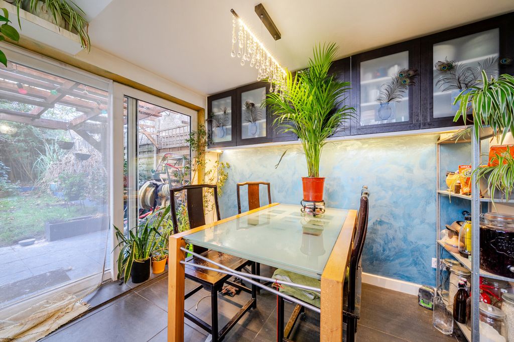 Property photo 3 of 21 Reception