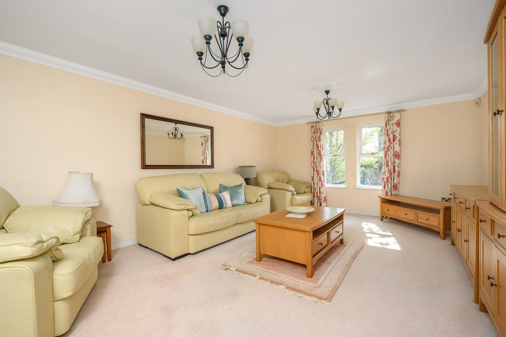 Property photo 2 of 11