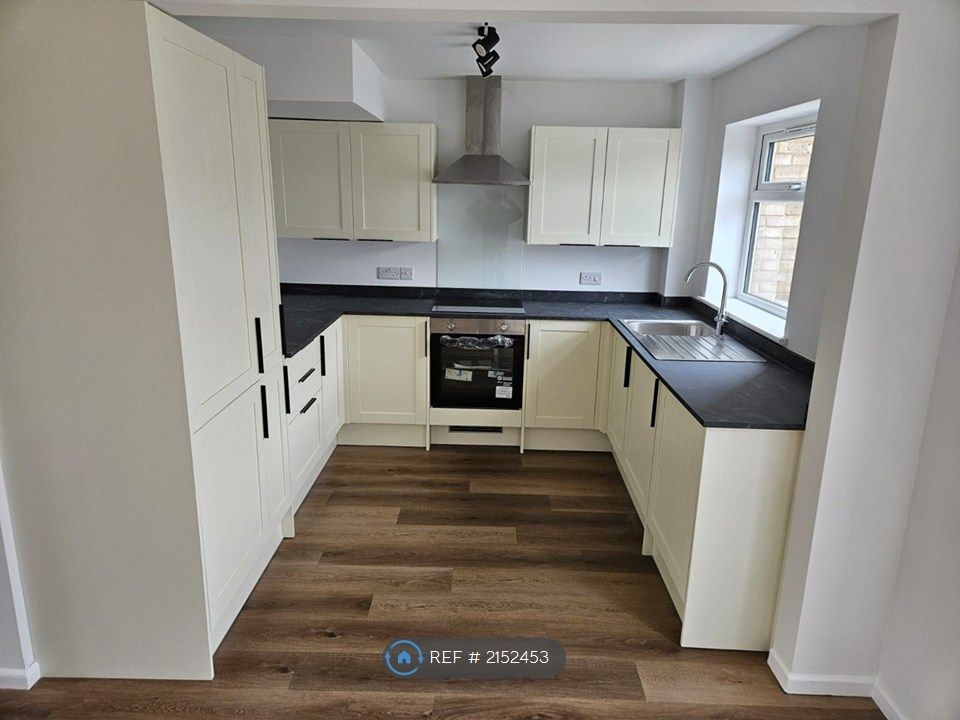 Property photo 2 of 14 Brand New Kitchen With Integrated Appliances