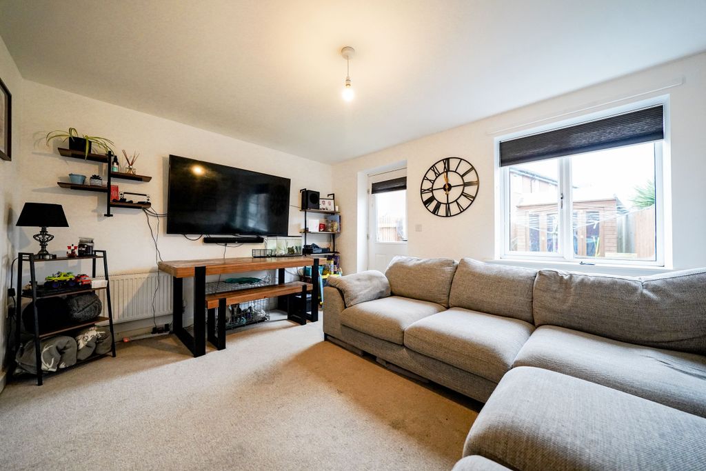 Property photo 3 of 17 Dsc03948