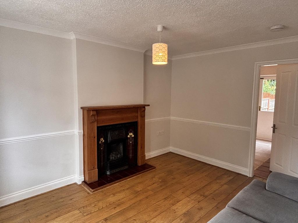 Property photo 3 of 16 Living Room