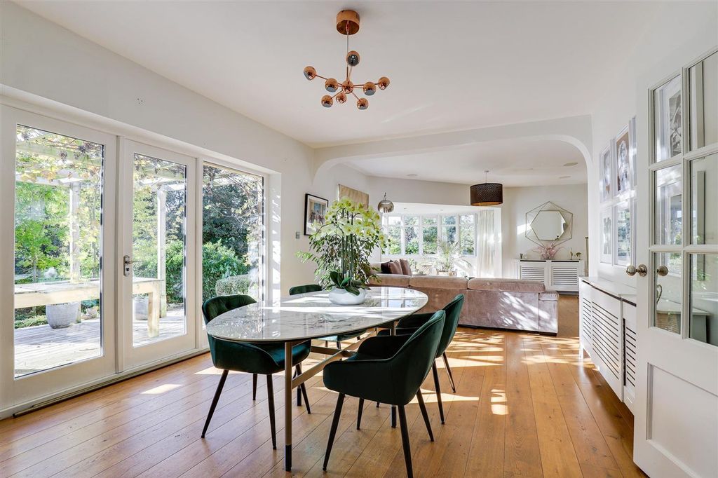 Property photo 3 of 40