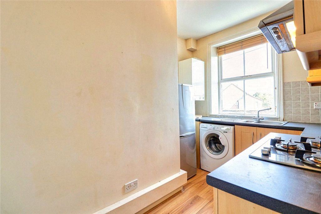 Property photo 3 of 16 Picture No. 28