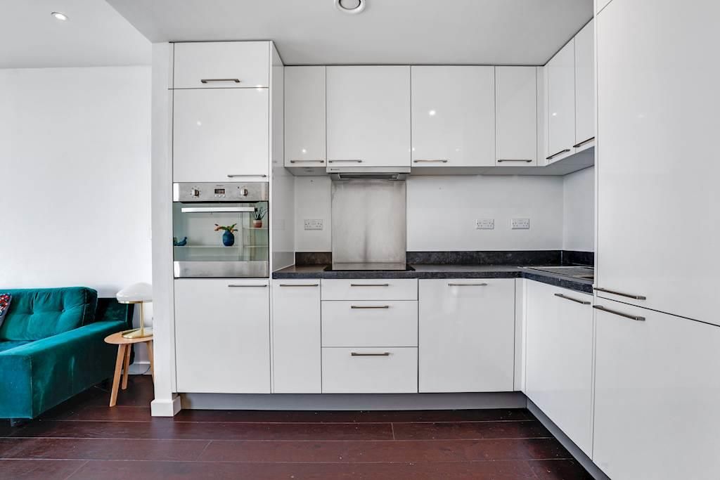 Property photo 2 of 12 03-B276Jhiml - Apartment 903, 155 Wandsworth Road