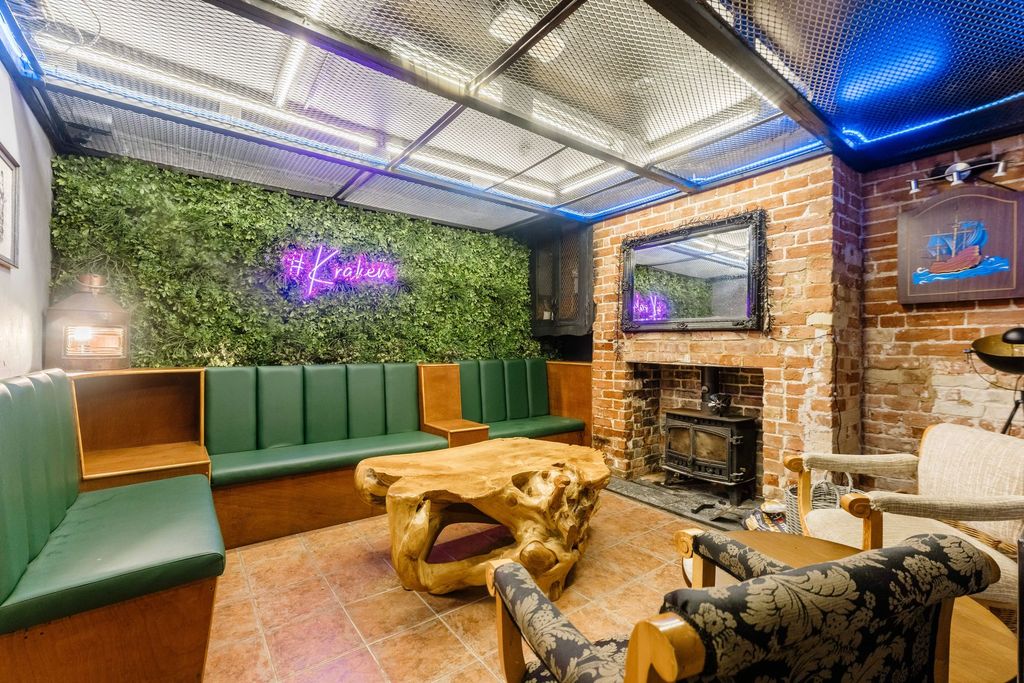 Property photo 3 of 27