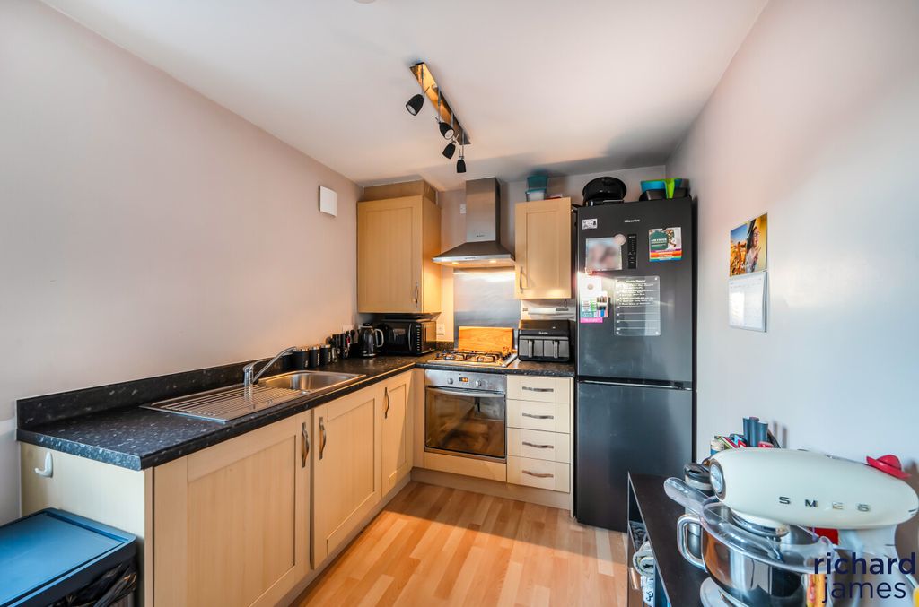 Property photo 3 of 13 530032491041459Bbfd71Bc230110890