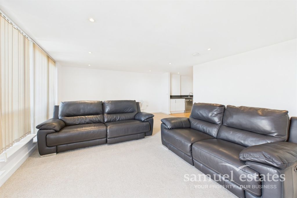 Property photo 3 of 11 Living Room