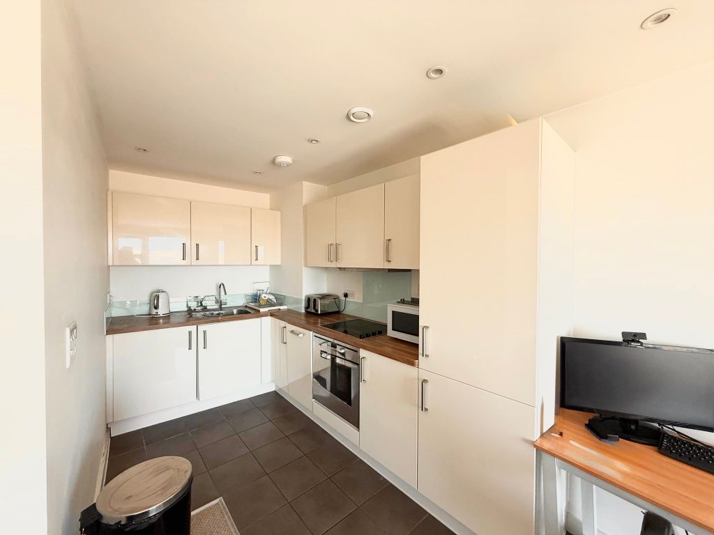 Property photo 2 of 6 Kitchen