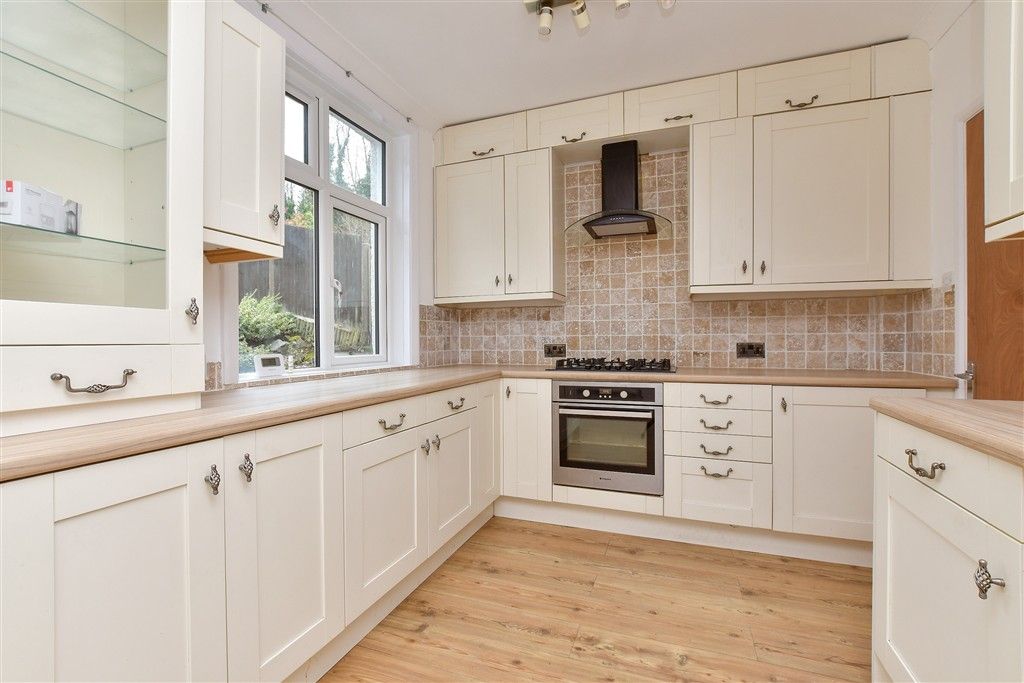 Property photo 2 of 15 Kitchen