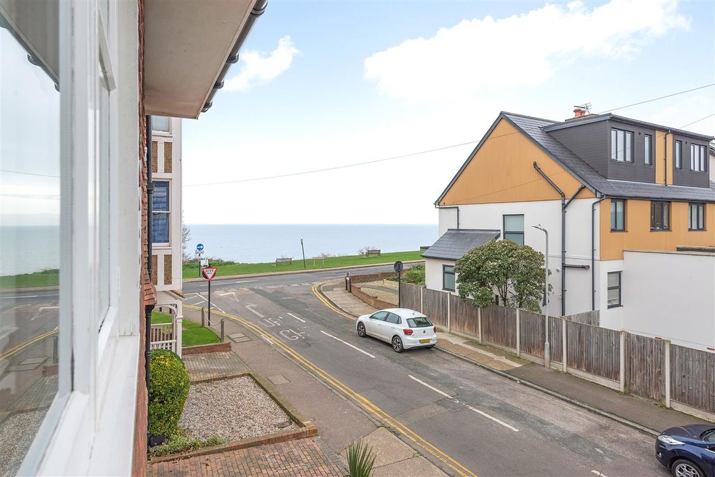 Property photo 2 of 13 Tower Hill, Tankerton, Whitstable