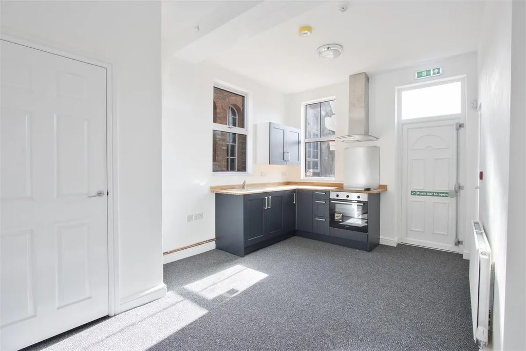 Property photo 1 of 2