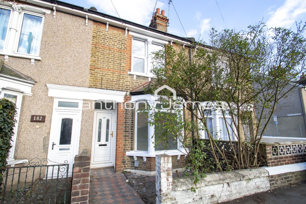 Property photo 1 of 10 Lowfield Street Dartford