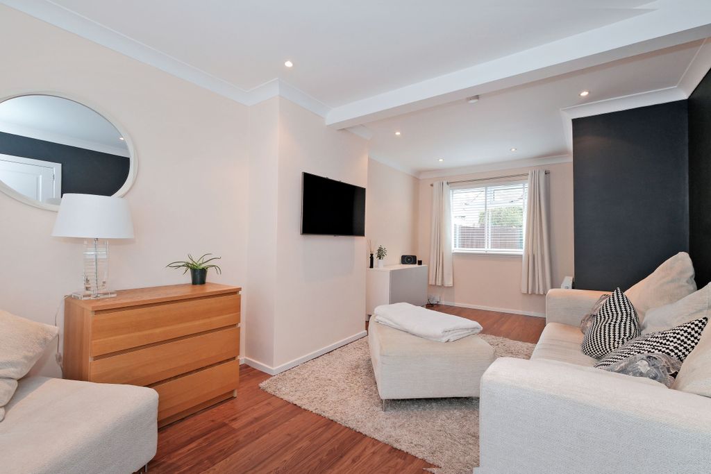 Property photo 3 of 28