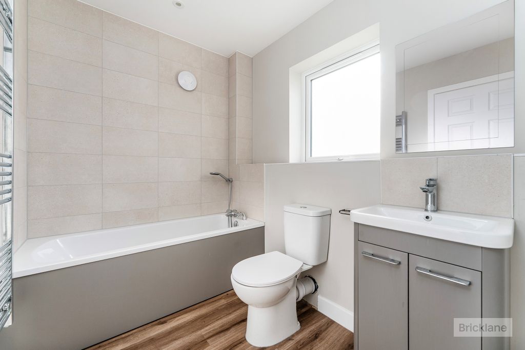 Property photo 3 of 15 Bathroom