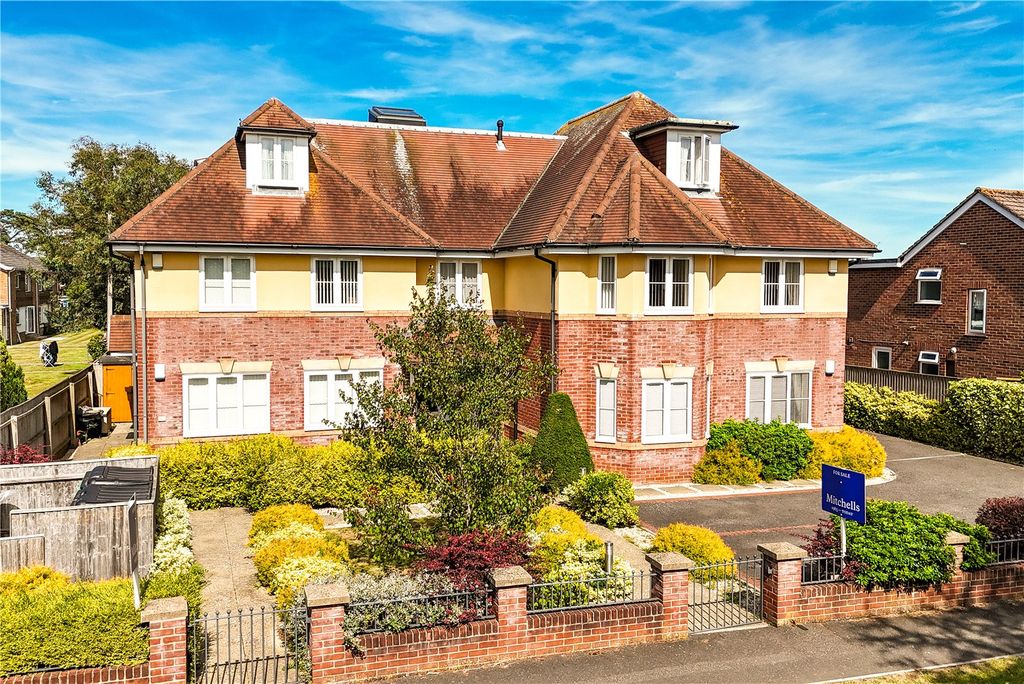 Property photo 1 of 15 Picture No. 17