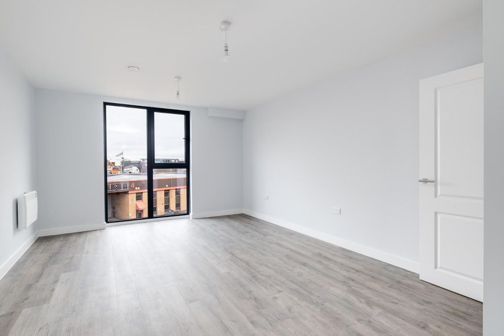 Property photo 1 of 15 Living Room