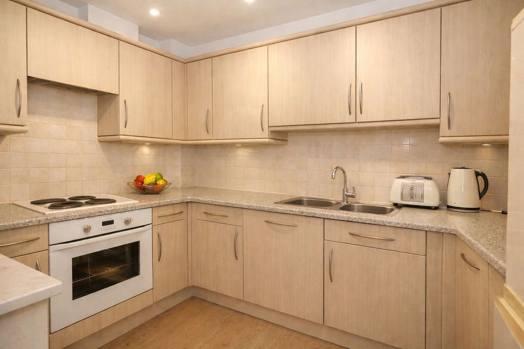 Property photo 2 of 6