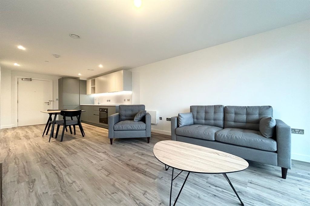 Property photo 1 of 10 (Main)