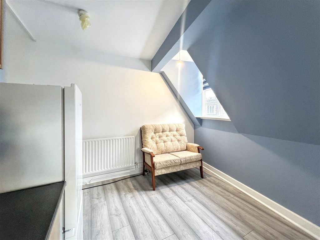 Property photo 3 of 7 Img_0719 (1).Jpg