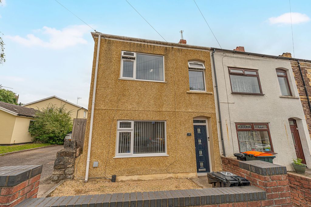 Property photo 2 of 41