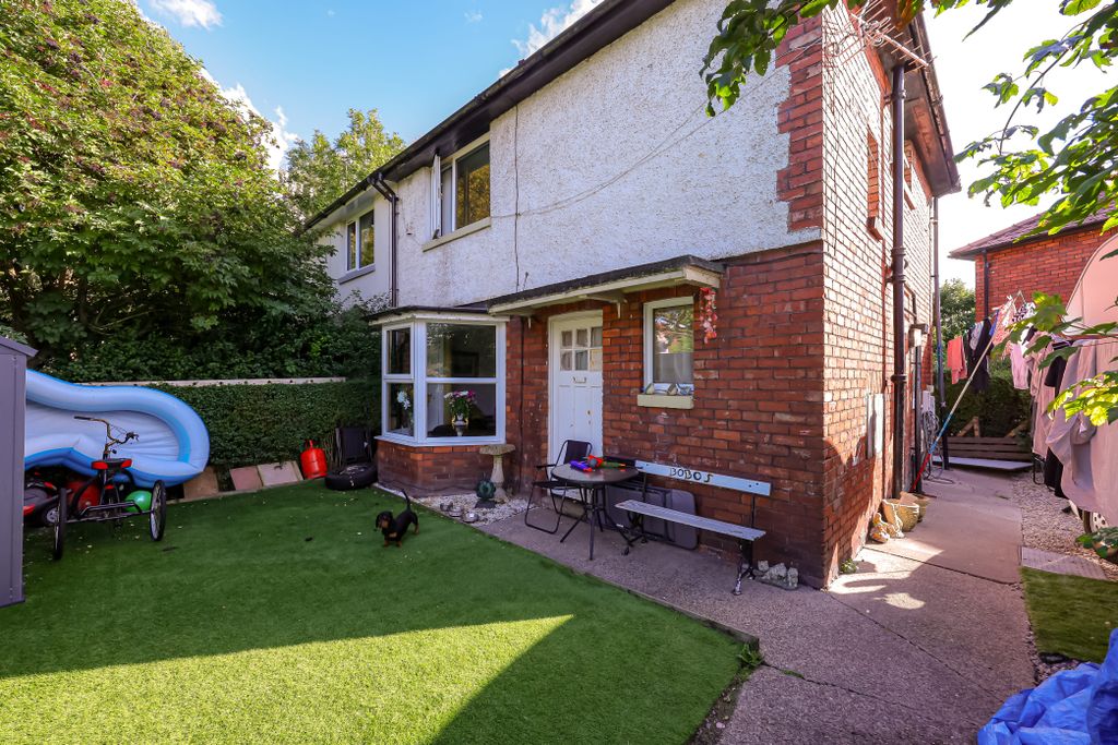 Property photo 1 of 32