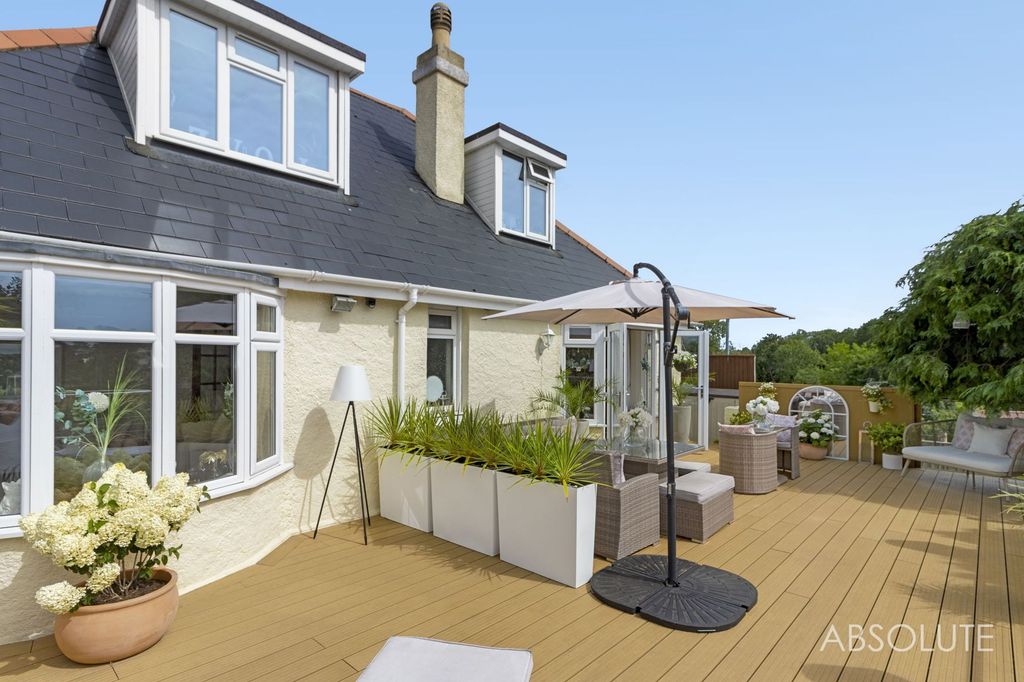 Property photo 1 of 28