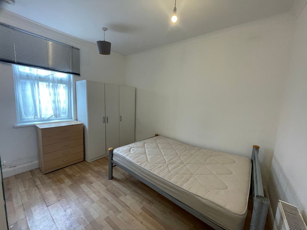Property photo 1 of 3