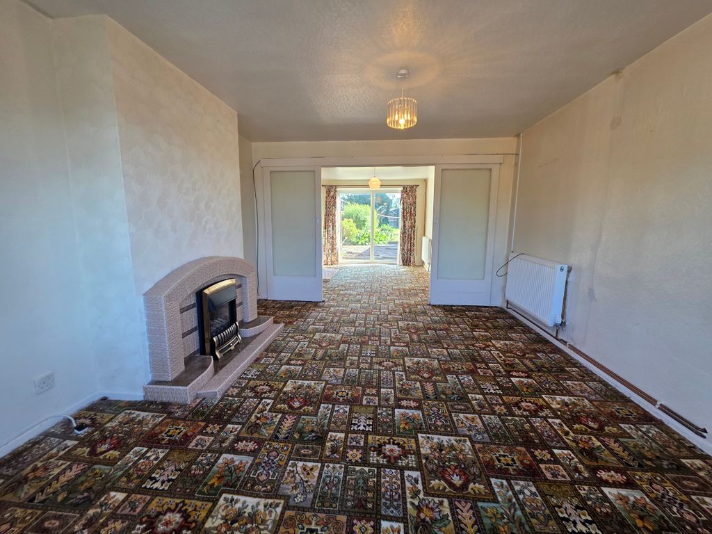 Property photo 2 of 23 1000048850