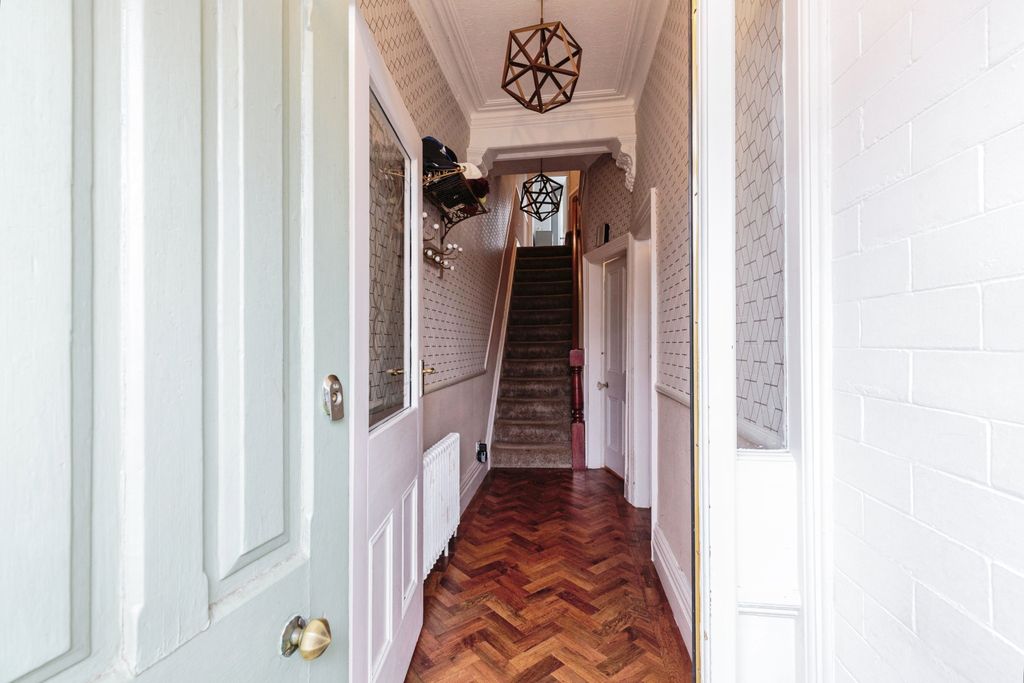 Property photo 2 of 23 Entrance Hallway