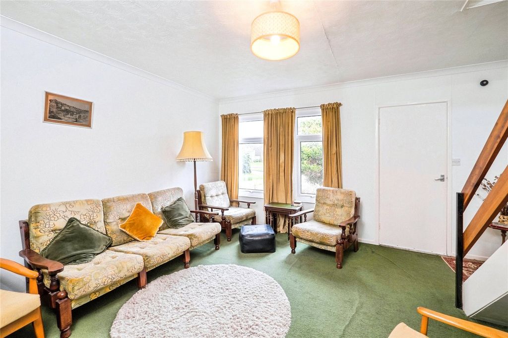 Property photo 2 of 11 Living Room