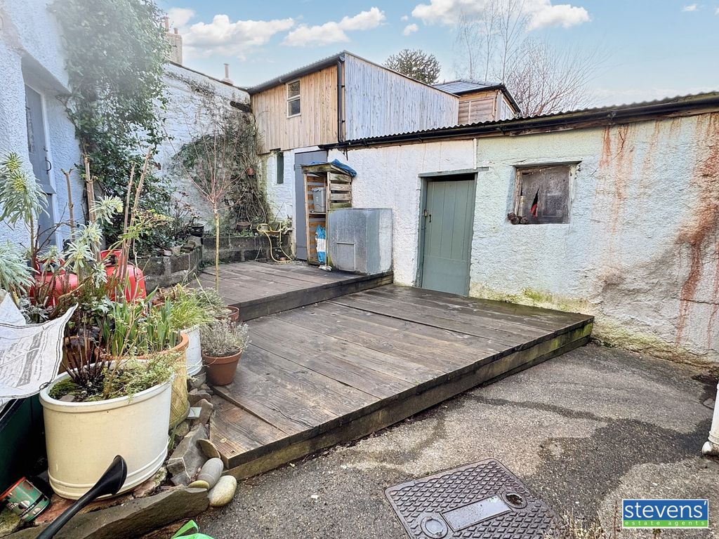 Property photo 2 of 11 Image00001