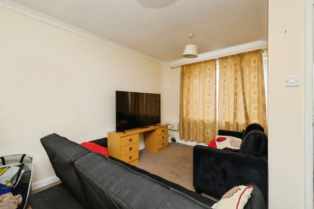 Property photo 3 of 8