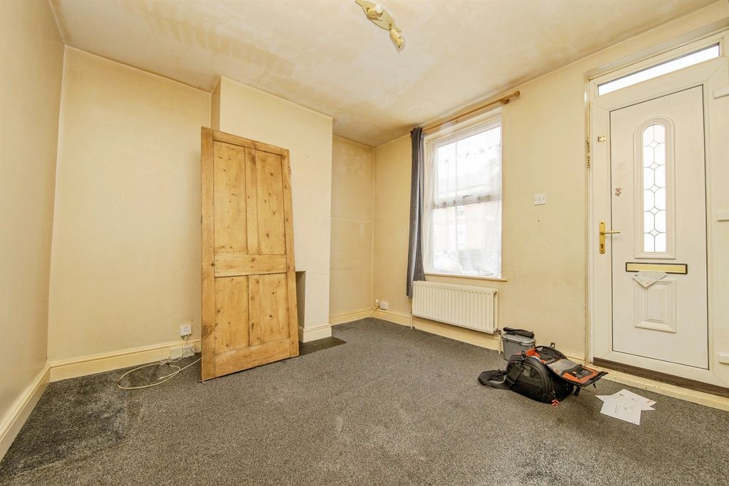 Property photo 3 of 15