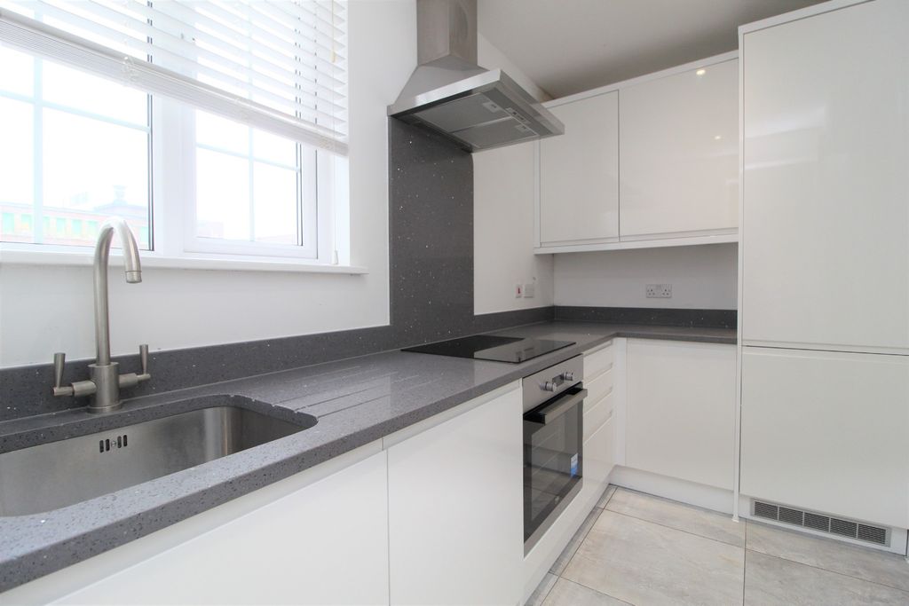 Property photo 1 of 6 1028802