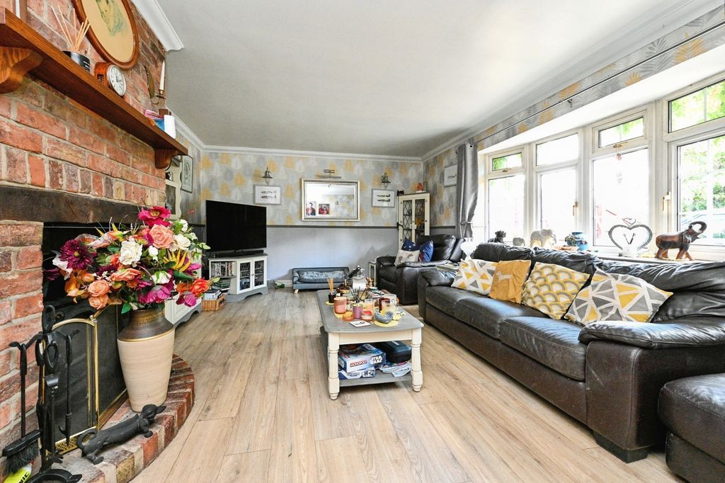Property photo 2 of 22 Pbox-Img.Jpg