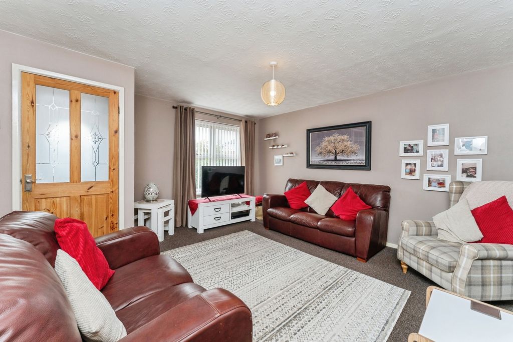 Property photo 2 of 15 Photo