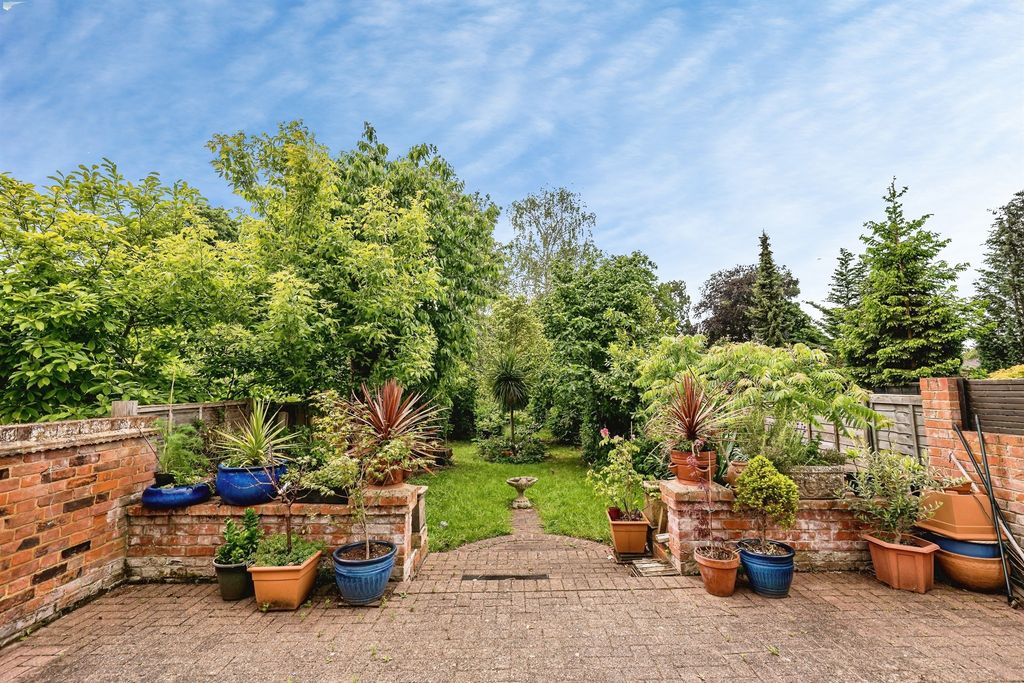 Property photo 2 of 16